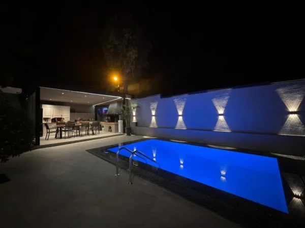 Tirane, shitet Vile 3 Katshe Kati 0, 600 m² 2.000.000 € (Liqeni i Thate)