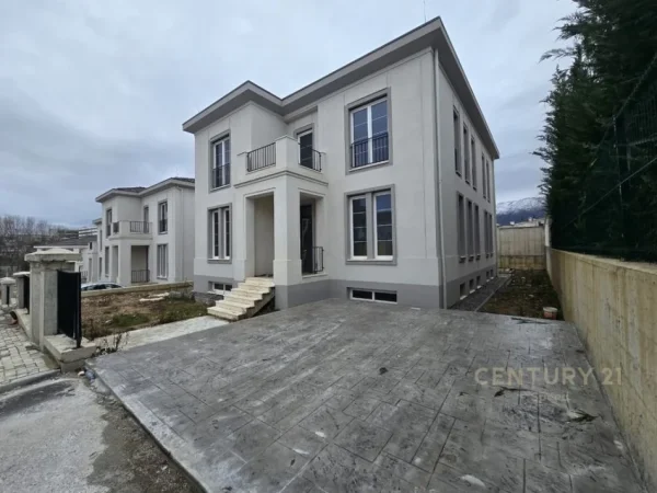 Tirane, shitet Vile 5+1+Ballkon Kati 2, 512 m² (teg)