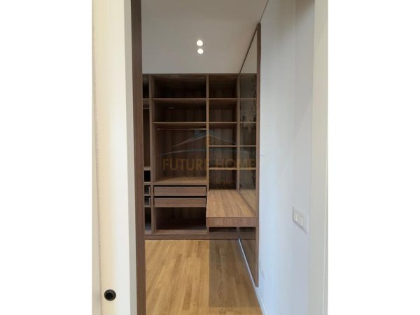 Tirane, jepet me qera Vile 2 Katshe Kati 0, 500 m² 3.000 € (TEG)