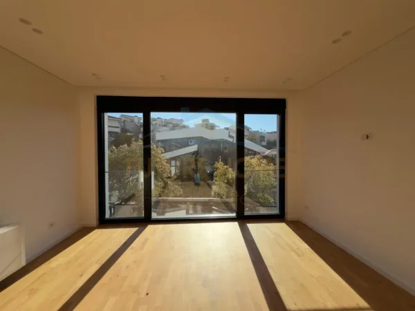 Tirane, jepet me qera Vile 2 Katshe Kati 0, 500 m² 3.000 € (TEG)