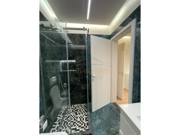 Tirane, jepet me qera apartament 2+1 Kati 2, 99 m² 1.400 € (Liqeni i thate)