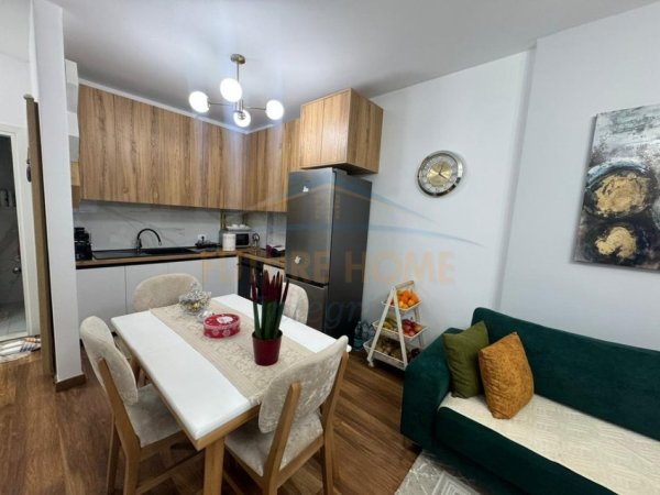 Tirane, shitet apartament 1+1 Kati 5, 65 m² 170.000 € (Rruga e Dibres)