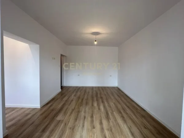 Tirane, shitet apartament 1+1 Kati 5, 62 m² 87.000 € (Fresk)