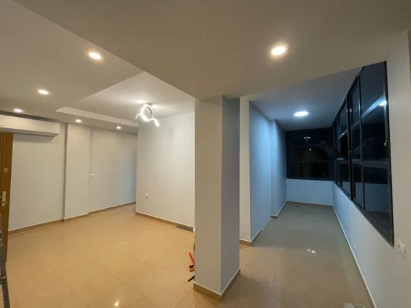 Tirane, shitet apartament 1+1 Kati 5, 62 m² 87.000 € (Fresk)