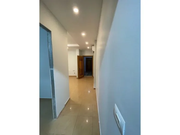 Tirane, shitet apartament 1+1 Kati 5, 62 m² 87.000 € (Fresk)