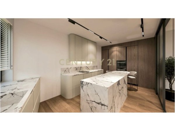 Tirane, shitet apartament 3+1+Aneks+Ballkon Kati 1, 210 m² 390.000 € (Liqeni thate)