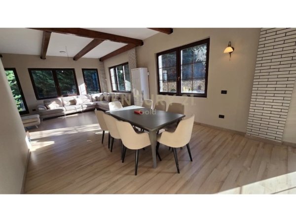 Tirane, jepet me qera Vile 3 Katshe Kati 4, 500 m² 3.200 € (Akacia Hills)
