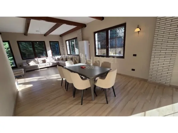 Tirane, jepet me qera Vile 3 Katshe Kati 4, 500 m² 3.200 € (Akacia Hills)