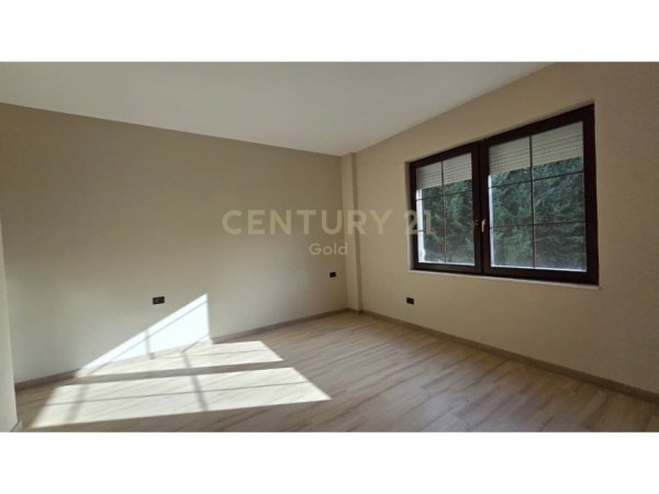 Tirane, jepet me qera Vile 3 Katshe Kati 4, 500 m² 3.200 € (Akacia Hills)