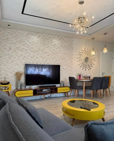 Tirane, jepet me qera apartament 2+1 Kati 5, 105 m² 1.000 € (Komuna e Parisit.)