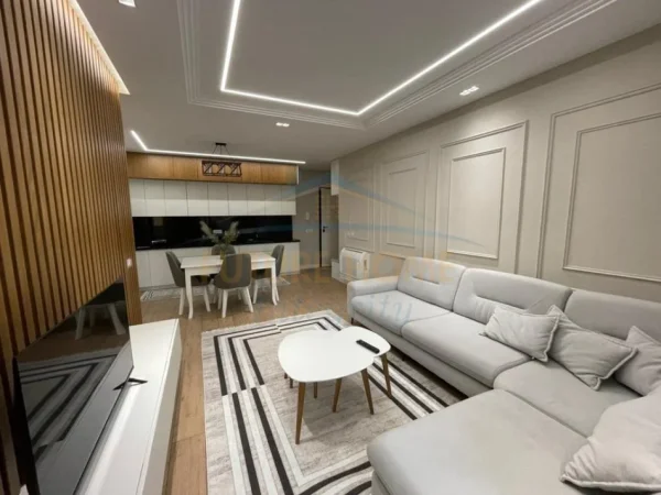 Tirane, shitet apartament 1+1 Kati 5, 65 m² 170.000 € (RRUGA E DIBRES)