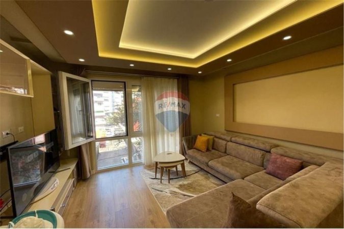 Shqiperi, jepet me qera apartament 2+1 Kati 2, 1.000 € 