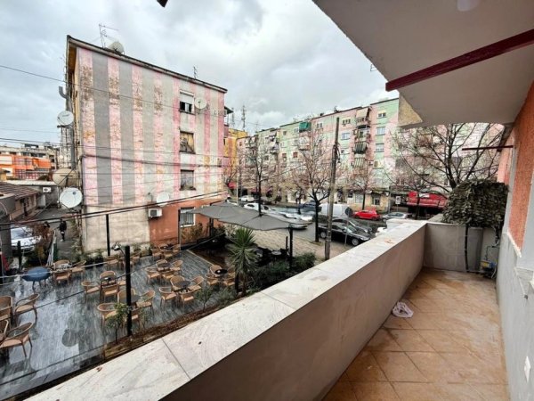 Tirane, jepet me qera apartament 1+1 Kati 1, 58 m² 550 € (RRUGA BARDHYL)