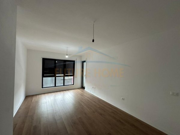Tirane, jepet me qera apartament 2+1 Kati 1, 89 m² 800 € (Komuna e Parisit , Tirane)