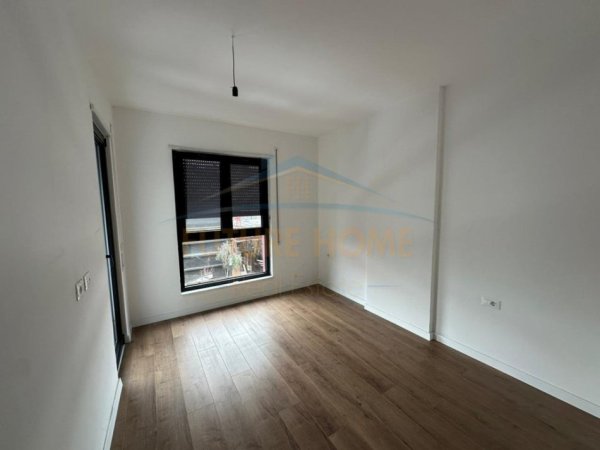 Tirane, jepet me qera apartament 2+1 Kati 1, 89 m² 800 € (Komuna e Parisit , Tirane)