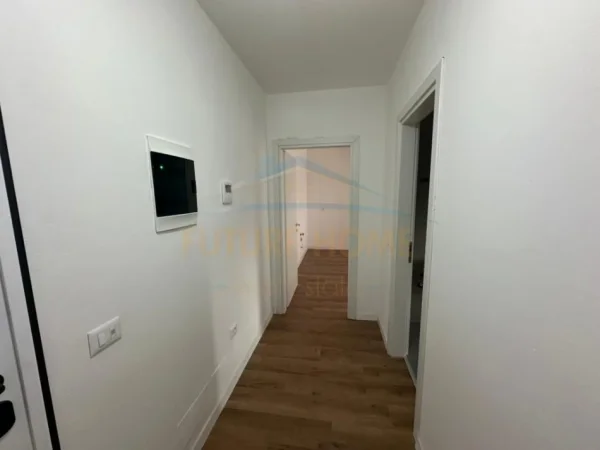 Tirane, jepet me qera apartament 2+1 Kati 1, 89 m² 800 € (Komuna e Parisit , Tirane)
