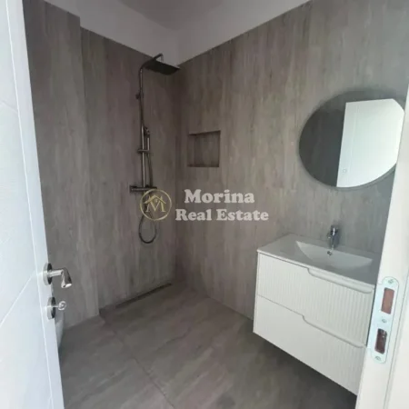 Tirane, jepet me qera ambjent biznesi Kati 2, 125 m² 700 € (Bulevardi i Ri)