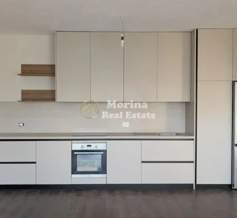 Tirane, jepet me qera ambjent biznesi Kati 2, 125 m² 700 € (Bulevardi i Ri)