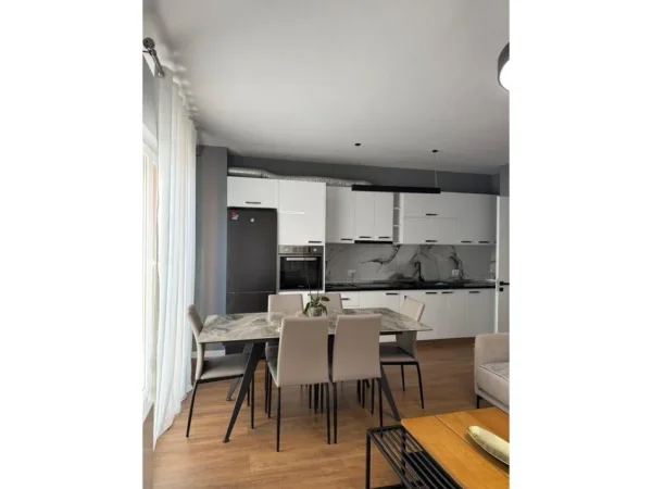 Tirane, jepet me qera apartament 2+1+Ballkon , 82 m² (BULEVARDI I RI)