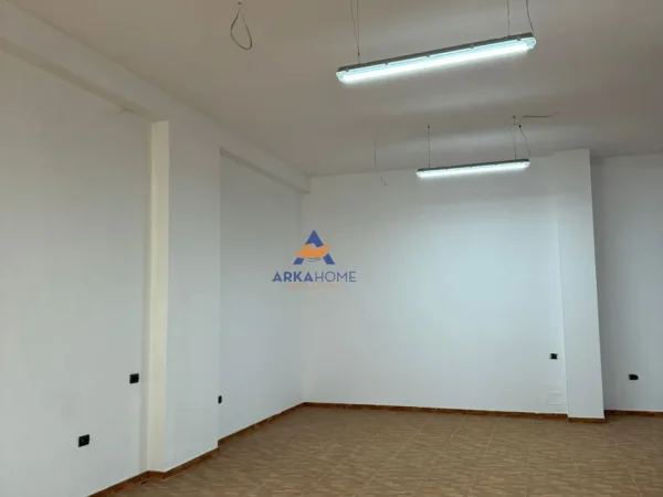Tirane, shitet ambjent biznesi Kati 2, 115 m² 249.480 € 