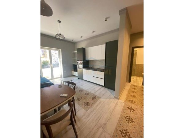 Tirane, jepet me qera apartament 2+1+Ballkon Kati 2, 70 m² 700 € (Rruga e Durrësit, Tiranë)