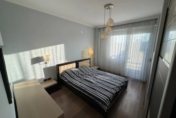 Tirane, jepet me qera apartament 2+1+Ballkon Kati 8, 120 m² 800 € (Rruga e Dibres)