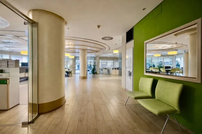 Tirane, jepet me qera zyre Kati 3, 280 m² 7.000 € (Coin)