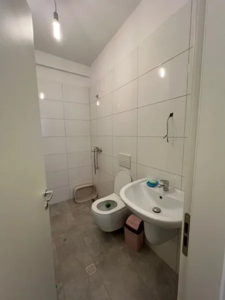 Tirane, jepet me qera apartament 2+1 Kati 2, 96 m² 600 € (QTU, UNIVERS CITY)
