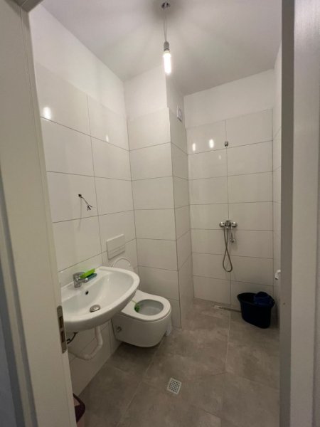 Tirane, jepet me qera apartament 2+1 Kati 2, 96 m² 600 € (QTU, UNIVERS CITY)