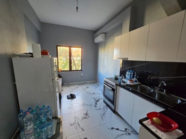 Tirane, shitet apartament 1+1+Ballkon Kati 3, 47 m² (MEDRESEJA)