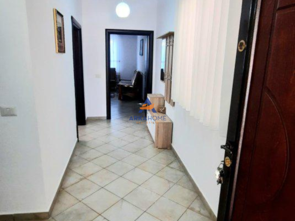 Tirane, jepet me qera apartament 2+1+Ballkon Kati 2, 110 m² 500 € 