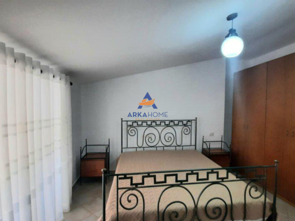 Tirane, jepet me qera apartament 2+1+Ballkon Kati 2, 110 m² 500 € 