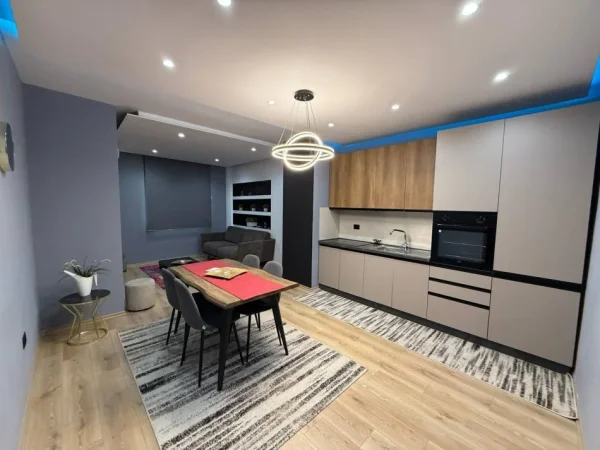 Tirane, jepet me qera apartament 2+1 Kati 7, 110 m² 650 € (Astir)