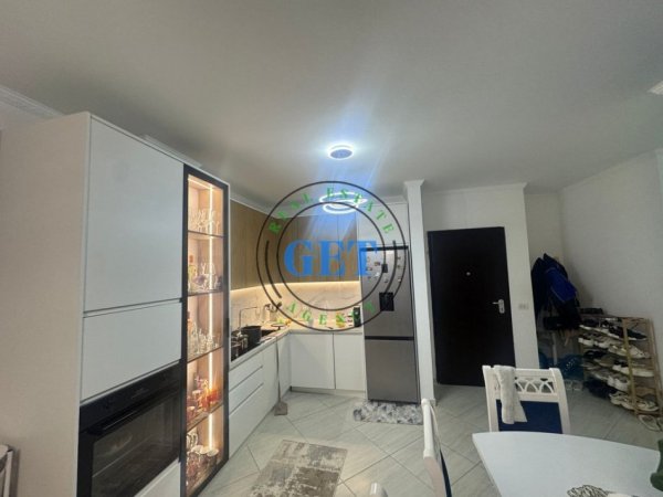 Durres, shitet apartament 3+1 Kati 6, 120 m² 136.000 € (Shkozet)