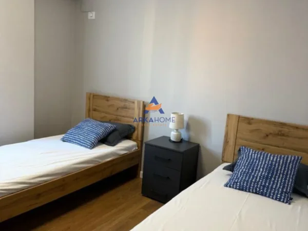 Tirane, jepet me qera apartament 2+1+Ballkon Kati 6, 85 m² 750 € 