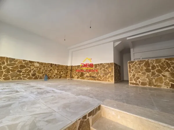 Vlore, jepet me qera ambjent biznesi Kati 0, 52 m² 350 € (Rruga Gjergj Arianiti)