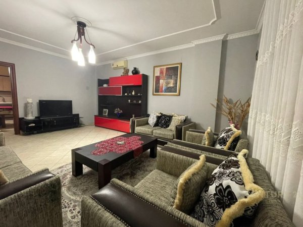 Tirane, jepet me qera apartament 2+1 Kati 7, 115 m² 500 € (Fresk)