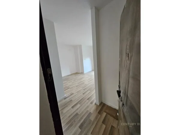 Tirane, shitet apartament 1+1 Kati 1, 44 m² 95.000 € (Ali Demi)