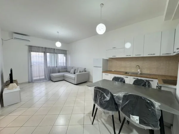Tirane, jepet me qera apartament 1+1 Kati 7, 62 m² 430 €