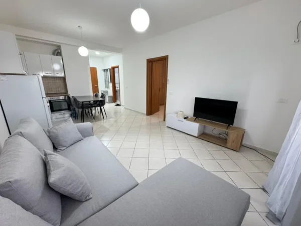 Tirane, jepet me qera apartament 1+1 Kati 7, 62 m² 430 €