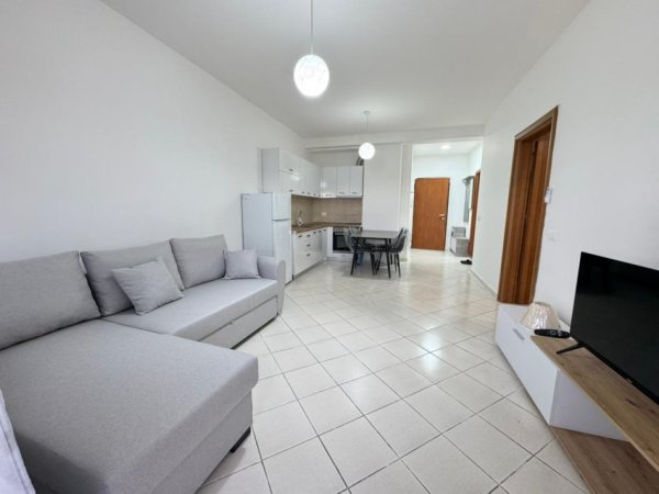 Tirane, jepet me qera apartament 1+1 Kati 7, 62 m² 430 €