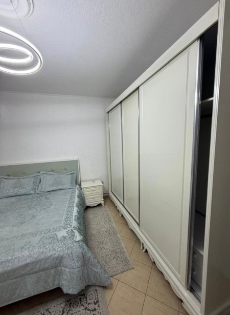 Jepet hyrje 2+1 me Qera ne 5 Maji,   450 €URO