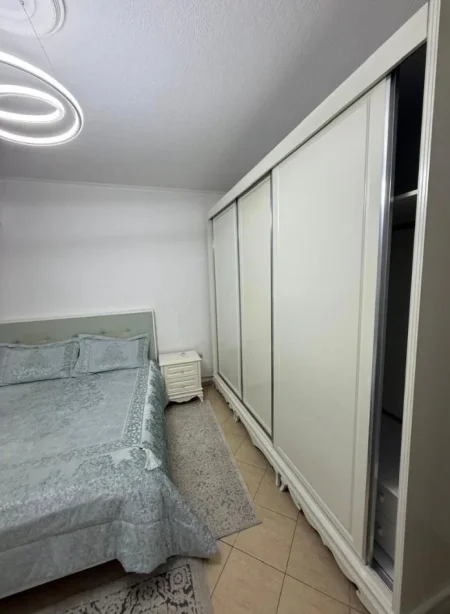 Jepet hyrje 2+1 me Qera ne 5 Maji,   400 €URO