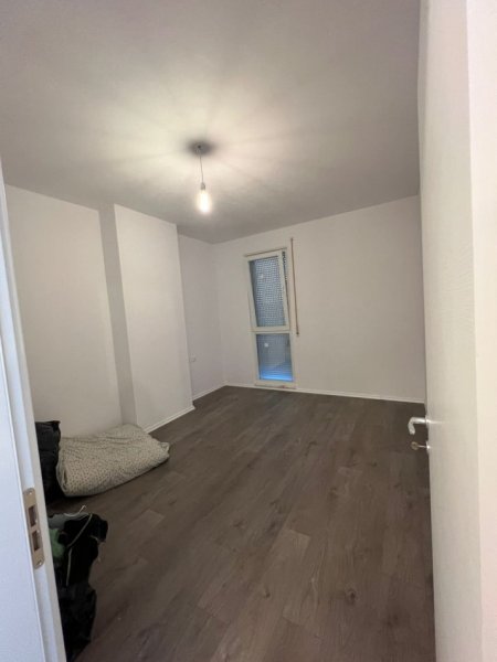 Tirane, jepet me qera apartament 2+1+Aneks+Ballkon Kati 2, 115 m² 550 €