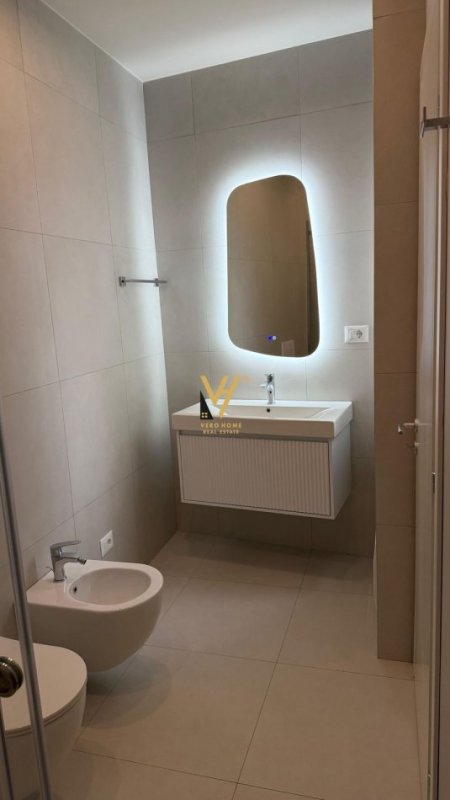 Tirane, jepet me qera apartament 2+1+Ballkon Kati 3, 120 m² 1.900 € (GREEN VALLEY 3, LIQENI I THATE)