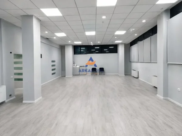 Tirane, jepet me qera zyre Kati 1, 655 m² 5.800 € 