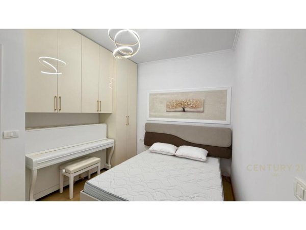 Tirane, jepet me qera apartament 1+1 Kati 3, 50 m² 500 € (Rruga Dibres tek Medreseja)