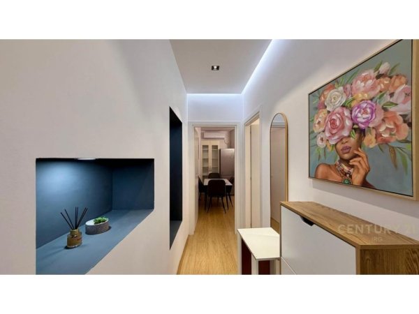 Tirane, jepet me qera apartament 1+1 Kati 3, 50 m² 500 € (Rruga Dibres tek Medreseja)