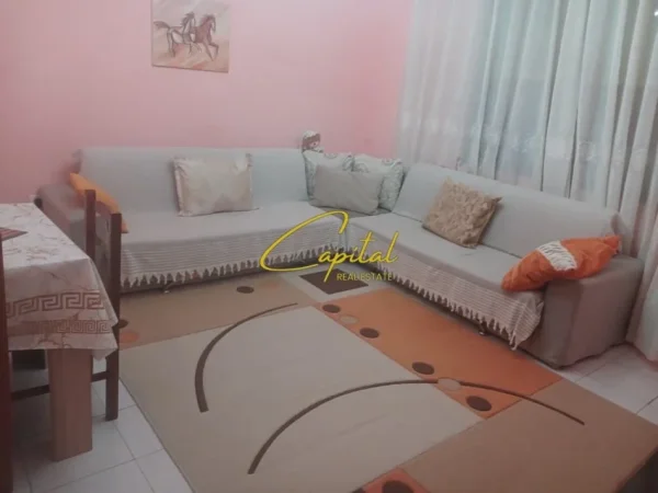 Tirane, jepet me qera apartament 2+1 Kati 5, 110 m² 550 € (ISH TREGU ELEKTRIK)