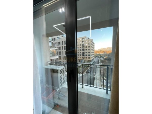 Tirane, jepet me qera apartament 2+1+2+2Poste Kati 2, 99 m² 1.400 € (Liqeni i Thate , Prane Radisson Hotel)